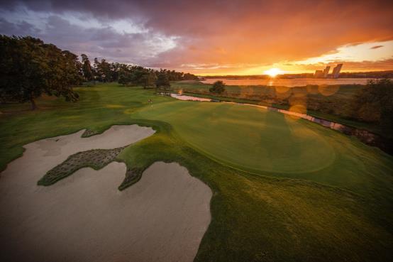 SÖLVESBORGS GOLFKLUBB VERKSAMHETSPLAN 6(8) Marknadskommitté - Informationskommitté Kommittén ansvarar för kontakter och avtal med våra sponsorer och arbetar med att utveckla sponsor- och