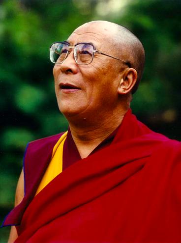 DALAI LAMA Tibets ledare och ledaren av tibetansk buddhism Den fjortonde Dalai Laman lever nu, en bodhisattva Grundtanken är att uppnå jämvikt mellan kärlek, medkänsla och