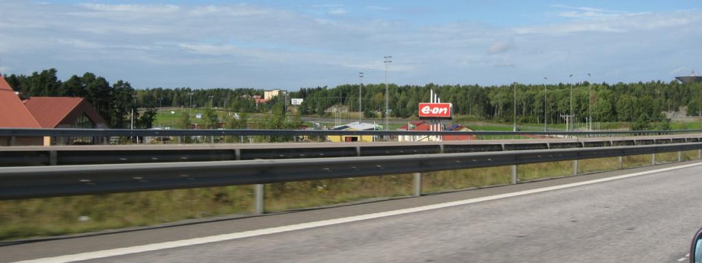 Sida 10 av 34 Landskaps- och stadsbild Den del av området som planläggs för handelsplatsen är belägen på en höjdrygg orienterad i sydvästnordostlig riktning.