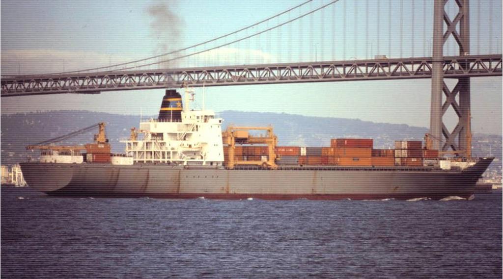 Nya San Francisco vid infart till sin andra hemmahamn San Francisco under mitten av 1970-talet efter det att 20-fots kranen hade dementerats. Foto från H.Nerens samling.