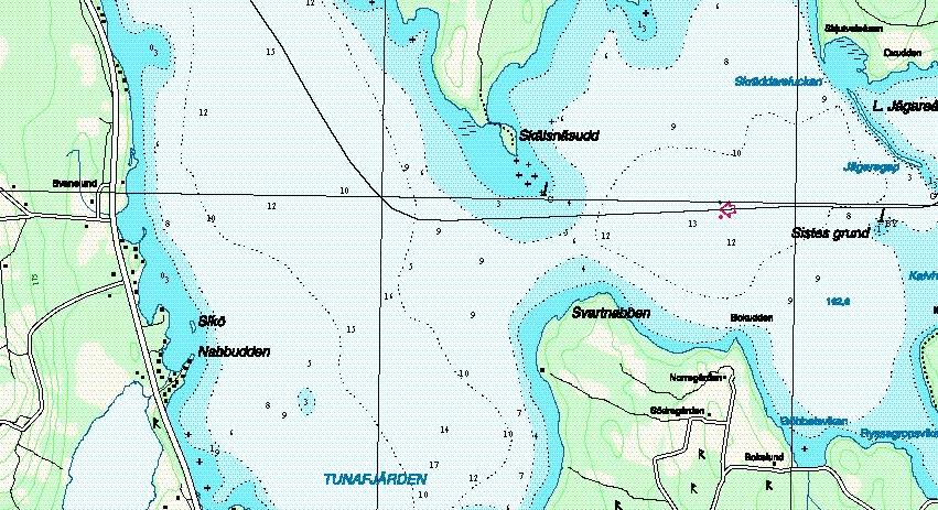 på transportören skall ligga exakt över meridianen. På gradskalan kan nu två kurser avläsas.