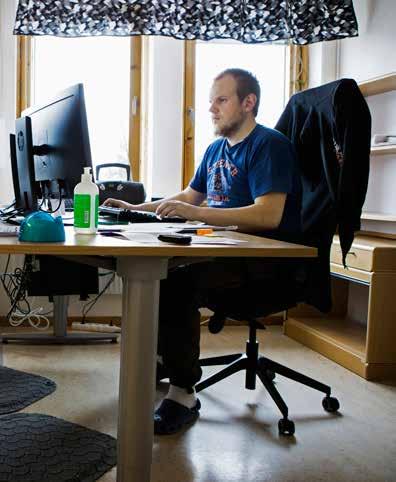 LITE FAKTA Virkesaffären steg för steg: Avverkning. Virket skotas till bilväg. Transport till industri/mätstation.