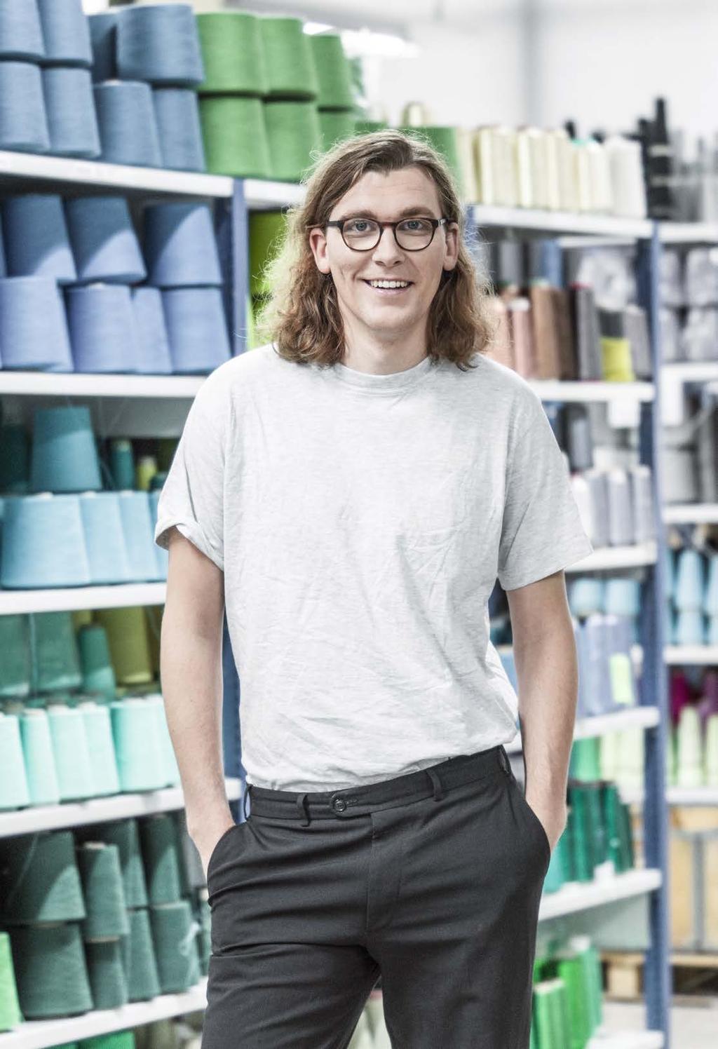 SIMONS DRÖM ÄR ETT EGET KLÄDMÄRKE SIMON BRANDÉN, 26 år, Textilekonomutbildning I framtiden vill Simon Brandén driva eget företag inom mode.