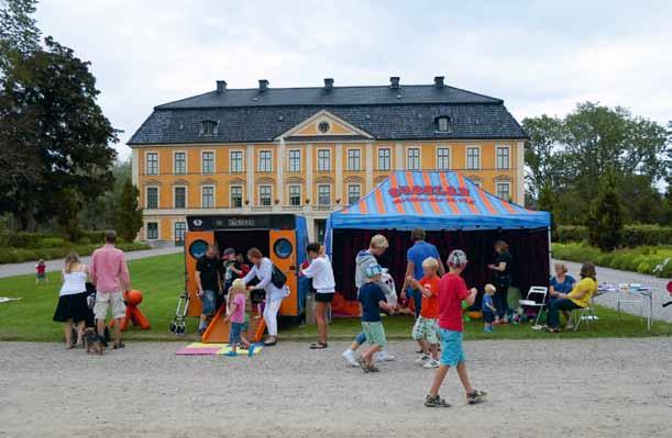 SÅ GJORDE VI Nyköping små barn i fokus när Barnkulturcentrum rullade från slott till koja Intervju med Lisbeth Sommarström och Karin Kaller.