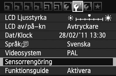 3 Manuell sensorrengöringn Damm som inte gic att ta bort med den automatisa sensorrengöringen an tas bort manuellt med en gummiblåsa etc. Bildsensorns yta är mycet änslig.