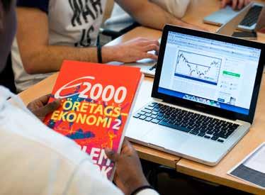 >> EKONOMIPROGRAMMET LÄS MER PÅ SKOLORNAS WEBBPLATSER DROTTNING BLANKAS GYMNASIESKOLA EKONOMI KUNSKAPSKÄLLAN EKONOMI MARKS GYMNASIESKOLA EKONOMI JURIDIK Kan kombineras med idrottsgymnasium.