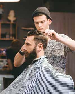 >> HANTVERKSPROGRAMMET LÄS MER PÅ SKOLORNAS WEBBPLATSER ALMÅSGYMNASIET FLORIST Profil: Florist Profil: Inredningsstylist FRISÖR Profil: Hair and beauty Profil: Hair, barbering and grooming ÖVRIGA