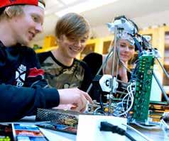 >> TEKNIKPROGRAMMET LÄS MER PÅ SKOLORNAS WEBBPLATSER KUNSKAPSKÄLLAN INFORMATIONS- OCH MEDIETEKNIK LBS KREATIVA GYMNASIET DESIGN OCH PRODUKTUTVECKLING Profil: LBS Spelutveckling INFORMATIONS- OCH