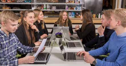 ENTREPRENÖRSPROGRAMMET SPETSUTBILDNING VAD LÄR DU DIG? Entreprenörsprogrammet är ett i grunden ekonomiskt program där du får fördjupade kunskaper i entreprenörskap, kommunikation och ledarskap.