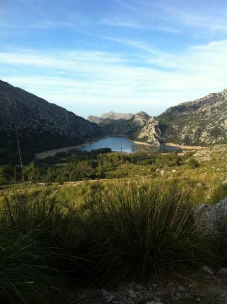 Mallorca, Valldemossa Pollença, 6 nätter 3(6) nerför till Lluc, och det underbara klostret som är ditt boende för natten. Klostret grundades på 1200-talet och är ett välkänt besöksmål för pilgrimer.