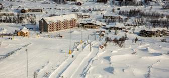 Foto: skistar.com med milsvid utsikt mitt i den orörda naturen. Utförsåkning av allra högsta klass erbjuds i ett av Sveriges största skidområden.