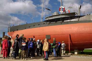 Världsarvet lockar besökare i alla åldrar. Särskilt populär är drygt hundraåriga Hajen, svenska flottans första ubåt. Men det var inte allt.