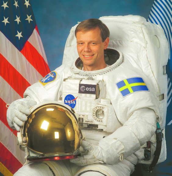 När bestämde du dig för att bli astronaut? När jag såg annonsen att E (European pace gency) sökte efter astronauter.