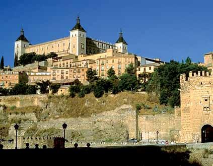 nämligen Toledo. Staden är känd som staden med tre kulturer på grund av att judar, araber och kristna levde här i symbios under århundranden.