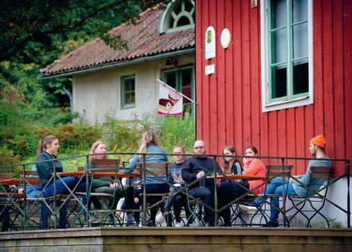 det här gör barncancerfonden I slutet av september möttes ett tiotal vuxna barncanceröverlevare för en hälsohelg i Åkulla bokskogar i Halland. Läs mer om helgen i nästa nummer av Maxa livet.