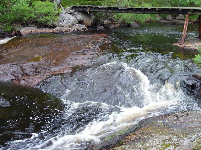 Ovan väg till Gunnerhulu övre, naturligt vandringshinder Nr 6.