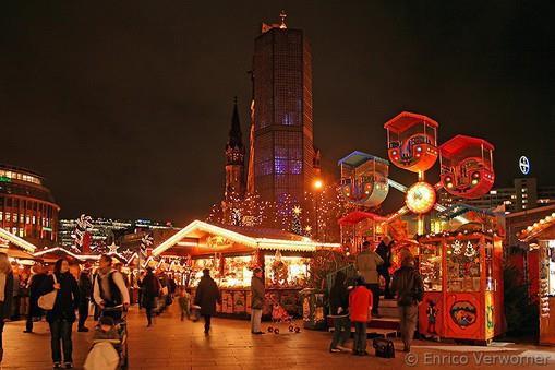 Följ med på julmarknad i Berlin 26 nov 2017-29 nov 2017 Välkomna på en resa till Berlin i en tid på året när många av stadens julmarknader öppnar sina portar.