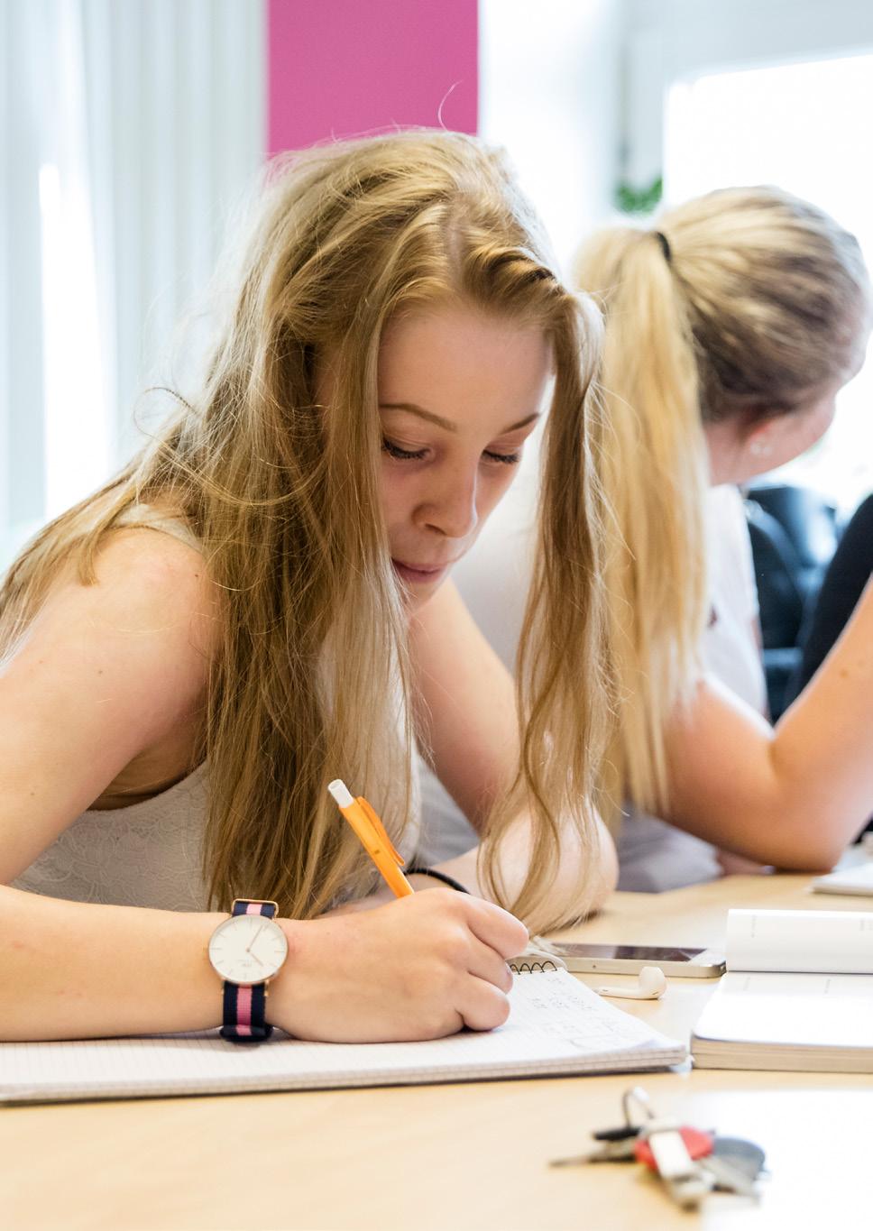 STUDIEFÖRBEREDANDE PRGRAM SM GER BRED ÖGSKEBEÖRIGET SAMÄSVETEN- SKAPSPRGRAMMET INRIKTNING - BETEENDEVETENSKAP Det högskoleförberedande samhällsvetenskapsprogrammet finns i elsingborg, und och Malmö.