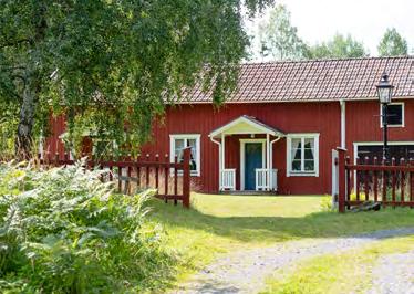 OMGIVNINGAR Trästa har alltid varit en viktig punkt på kartan för dess kontakt med Väddö via båtöverfart. Den första färjan gick här redan under på 1720-talet.