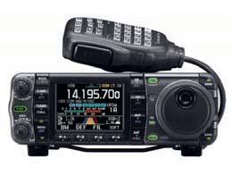 Mobil VHF/UHF transceiver med D-STAR.