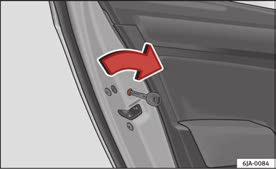 82 Öppna och stänga bild 43 - när knappen på fjärrnyckeln trycks in. Vi rekommenderar att du låter din SEAT-återförsäljare byta batteriet.