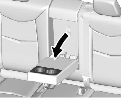 64 SÄTEN OCH SÄKERHETSSYSTEM Varning (Fortsättning) kan personen på sittplatsen skadas. Skjut och dra i ryggstöden för att kontrollera att de är låsta.