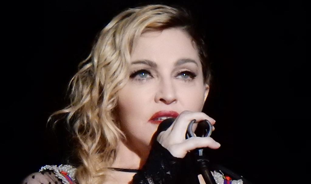 2018 Foto: Chrisweger Madonna. Madonna Madonna Louise Ciccone är både låtskrivare, sångerska och affärskvinna och har även gjort skådespelarinsatser.