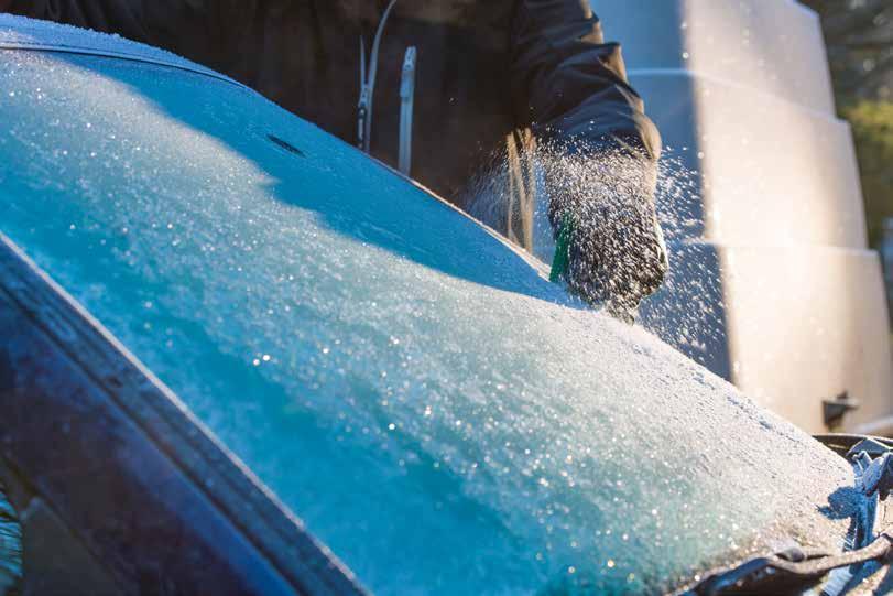 Var redo när snön kommer Vindruteskydd CARWISE Frostskydd för framrutan.