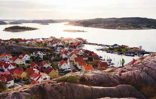 Pröva även snorkellederna på Sydkoster och Saltö utanför Strömstad samt på Öckerö. Med hjälp av en lina på botten tar man sig runt en naturstig under vattnet med olika informationsskyltar längs vägen.