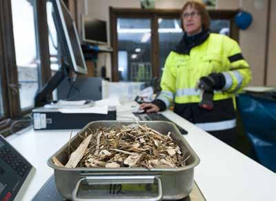 Vid leverans av bränslen tas slumpmässiga prover från lasten för att få ett representativt resultat. Prover skickas för analys till ett utomstående laboratorium.