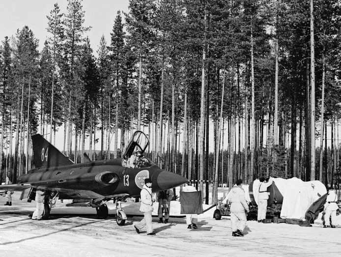 Vinterövning på krigsbas. J 35A från F 13 Norrköping, som vid denna tid var utgångsbaserad på baserna Bråvalla, Kungsängen och Nyköping. Foto: SFF.
