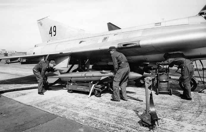 ella under 1950-talet och i början av 1960-talet B-47, B-52 och B-57 opererade från flygbaser med 3 500 4 100 meter långa banor, vilket betyder att svenska startbanor var alldeles för korta för dessa