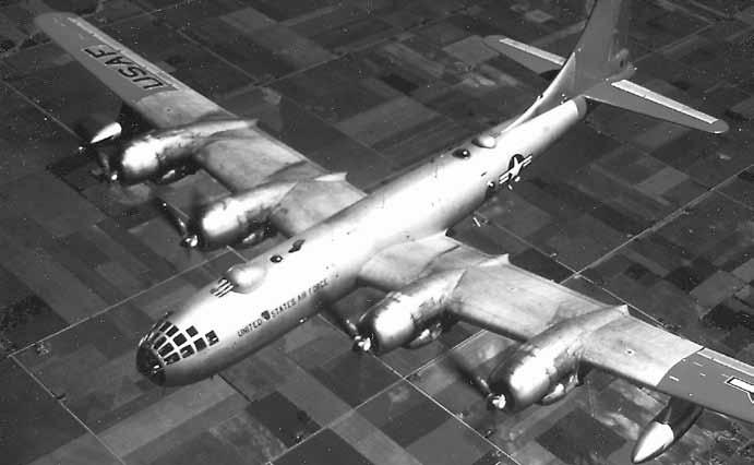 Boeing RB-50 Superfortress användes av både Storbritannien och USA för signalspaning över Östersjön. Foto: SMB-arkiv. longerna föll ned i Hällefors, Kungsör och Nyköping.