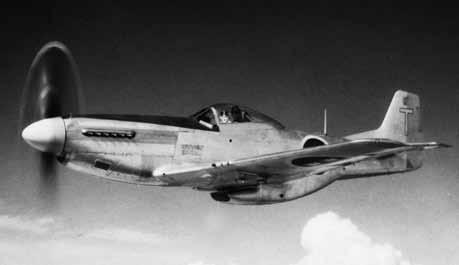 Totalt 170 North American J 26 Mustang anskaffades från USA vid mitten av fyrtiotalet och typen var då fullt modern och hade längre aktionstid än många andra jaktplan. Foto: SFF. J 26. Alla monterades inte, utan användes som reservdelar och därför kom endast 161 flygplan i tjänst.