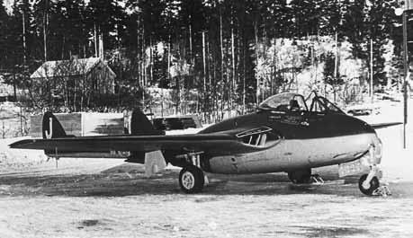 Jetjaktplanet de Havilland Vampire inköptes i stort antal mellan 1946 och 1952. Versionen J 28B tjänstgjorde exempelvis vid F 10 1951 1953. Foto: SFF.