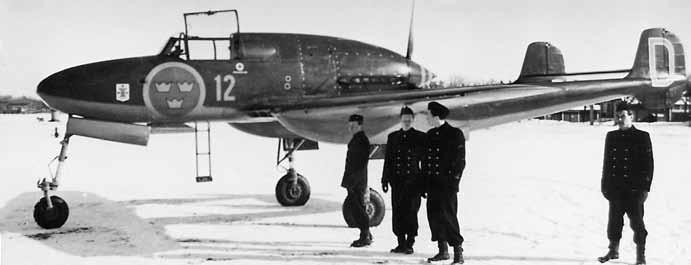 kapitel 3 Jaktflyget växer Under 1946 års flygvapenövning i södra Sverige prövades en ny organisation för luftförsvaret i full skala.