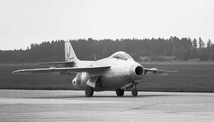 7,5 cm jaktraketer tillsammans med modifierat sikte. Varje raket vägde sju kg och hade en sekunds brinntid. Erforderligt antal träffar i ett flygplan av typ Tu-16 Badger beräknades till två stycken.
