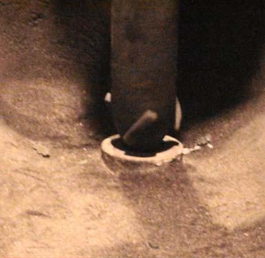 Figur 19: Tryck i gjutröret vid olika massflöden som funktion av rotationshastighet. Det mätta trycket minskar med ökat massflöde.