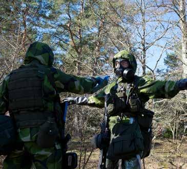 central utbildning ANSÖKAN TILL KURS Ansökan ska vara hos Försvarsutbildarna senast 15 december 2017, om inte annat anges. Ansökan kan skickas med e-post eller brev.