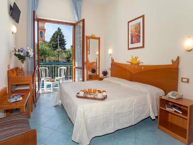 Hotell Hotel Club Sorrento *** Via Cappuccini, 14 80065 Sant Agnello Ett