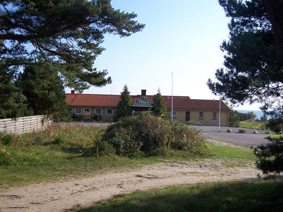 OMRÅDETS FÖRUTSÄTTNINGAR Mark och vegetation Riksintressen Bebyggelse Planområdet består av naturmark i dess norra del och kvartersmark kring Pärlan i dess södra del.