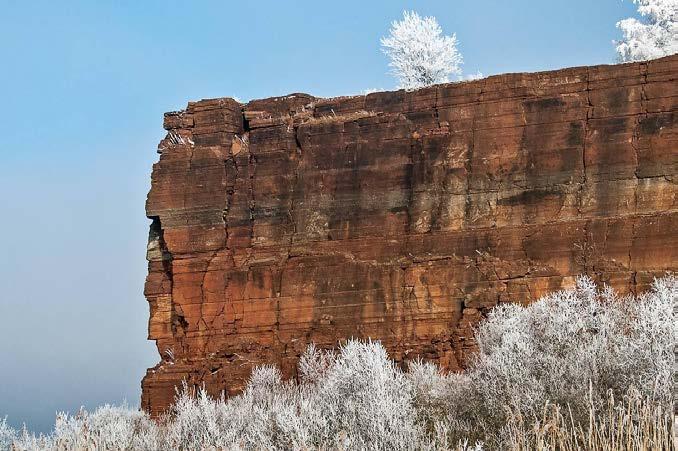 Med hjälp av de äldsta bergarterna på jorden och meteoriter från rymden har vi numera en klar bild över jordens ålder som är ungefär 4 567 miljoner år. Figur 7.