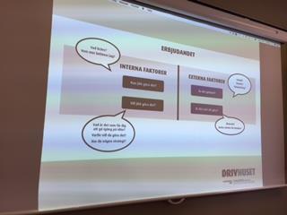 3/6 Utmaning Sammanställ gruppens ttala tillgångar, kmpetenser, passiner etc. Vad är det sm kännetecknar entreprenörer? Att interagera med andra människr ch ideer? - Sara.