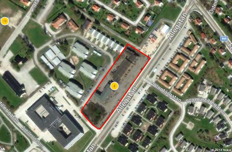 Fastigheten ligger i ett bostadsområde intill länsvägen 149 som går från Visby till norra Gotland. Detaljplanen medger en exploatering om 50 procent av markarealen. Priset uppgår till 2 118 kr/m² BTA.