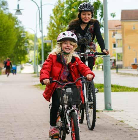 Upptäck din nya stad på cykel Att cykla är en ren miljövinst! Och på köpet får du röra på dig.