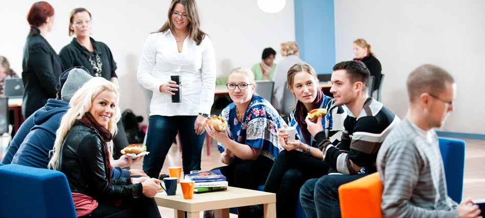 Attraktiva utbildningar för vuxna Vill du studera vidare? Då finns en mängd utbildningar att välja mellan på Uddevalla vuxenutbildning och Högskolecentrum Bohuslän.