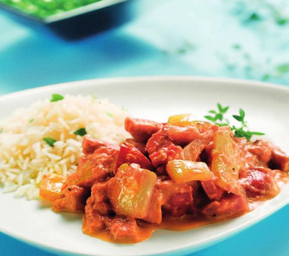 RECEPTinspiration Tips! Välj produkter med bra fettkvalitet till både stekning och sås Korv stroganoff med paprika & tomat Portioner: 4 Korv stroganoff är en av våra vanligaste vardagsrätter.