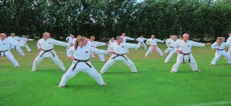 FÖRENINGEN BERÄTTAR OM SIN VERKSAMHET: VÄSTBO KARATE BUJINKAI Västbo Karate Bujinkai grundades 1988 i Smålandsstenar för att efter några år flytta sin verksamhet till Gislaved där vi idag håller