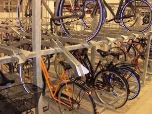 Även stora mängder cyklar kan nu förvaras på ett effektivt sätt både under längre tider och korta stunder.