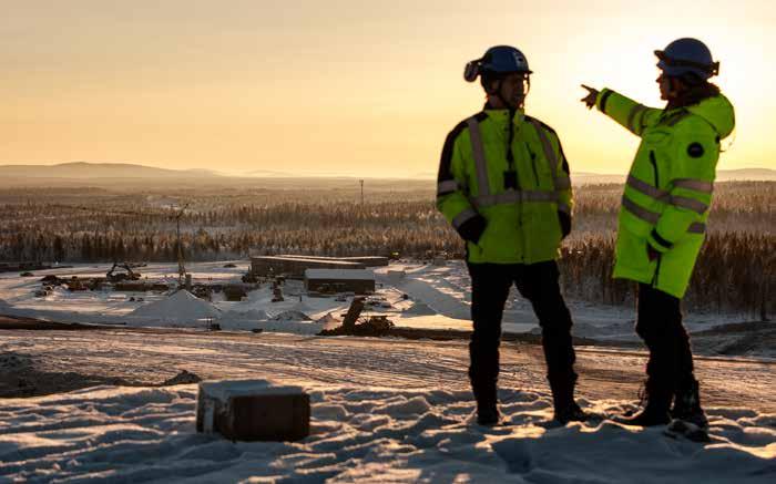 Medarbetarnas aktiva deltagande i ett ständigt förbättringsarbete är nyckeln till framgång. MÅL OCH STRATEGI LKAB:s Jan-Ivan Johansson och Peder Nensén pekar ut LKAB:s nya färdriktning.